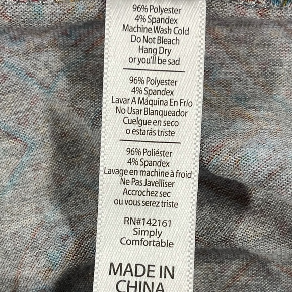 LuLaRoe New Large Geometric Classic T Shirt NWT - Picture 7 of 8